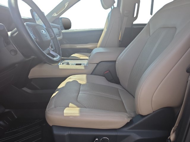 Used 2024 Ford Expedition Max Limited RWD image 11