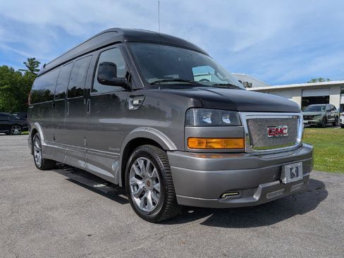 Used 2023 GMC Savana 2500 Extended RWD image 3