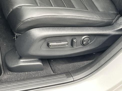 Used 2023 Honda CR-V EX-L image 11