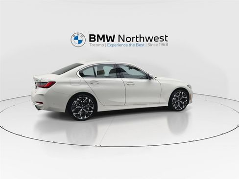Used 2026 BMW 330i xDrive Sedan w/ Parking Assistance Package AWD/4WD image 4