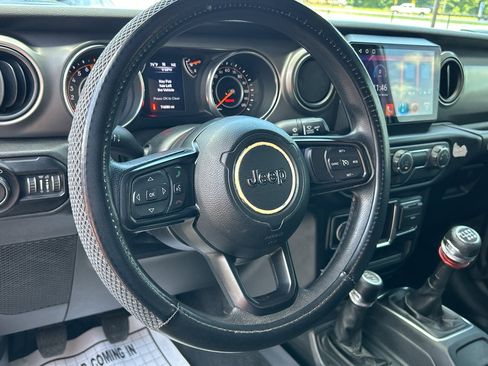 Used 2019 Jeep Wrangler Unlimited Sport image 9