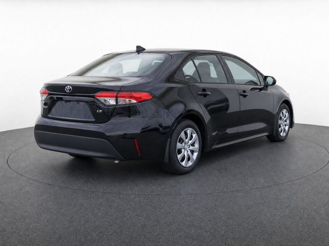 Used 2025 Toyota Corolla LE FWD image 4