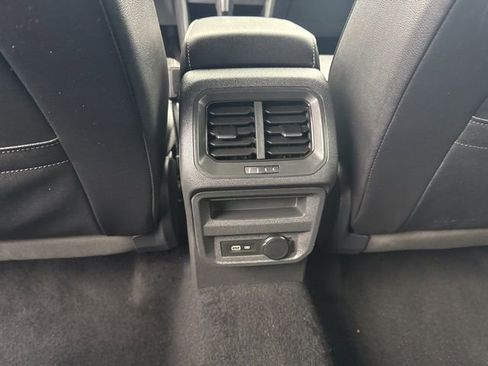 Used 2021 Volkswagen Tiguan SEL image 34