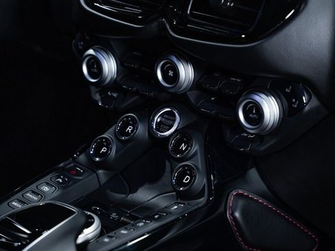 Used 2019 Aston Martin V8 Vantage Coupe RWD image 54