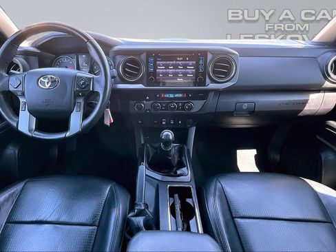 Used 2019 Toyota Tacoma TRD Off-Road w/ TRD Premium Off Road Package AWD/4WD image 15
