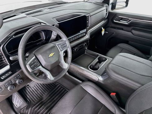 Used 2024 Chevrolet Silverado 2500 LTZ w/ LTZ Convenience Package AWD/4WD image 15