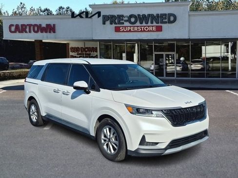 Used 2023 Kia Carnival LX image 1