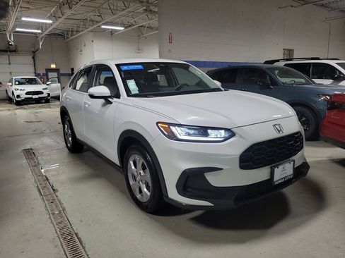 Certified 2025 Honda HR-V LX image 33