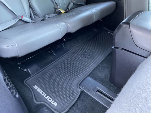 Used 2018 Toyota Sequoia Platinum image 57