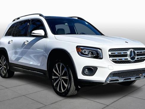 Used 2022 Mercedes-Benz GLB 250 image 2