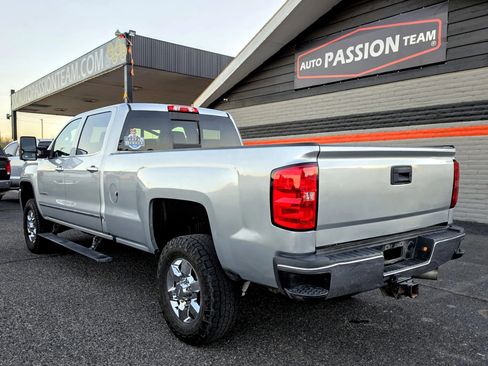 Used 2015 GMC Sierra 3500 SLT w/ Duramax Plus Package image 3