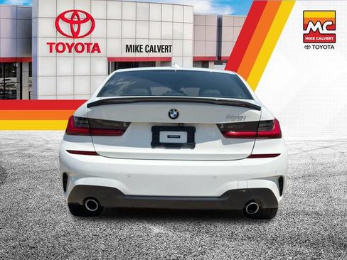 Used 2020 BMW 330i Sedan w/ M Sport Package RWD image 4