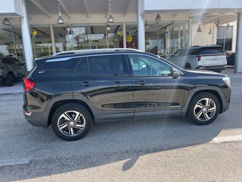 Used 2019 GMC Terrain SLT w/ Preferred Package AWD/4WD image 2