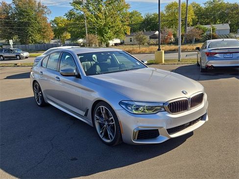 Used 2019 BMW M550i xDrive w/ Dynamic Handling Package image 4