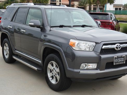 Used 2012 Toyota 4Runner SR5 w/ Premium Pkg AWD/4WD image 3