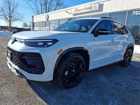 New 2026 Volkswagen Tiguan SE R-Line image 2