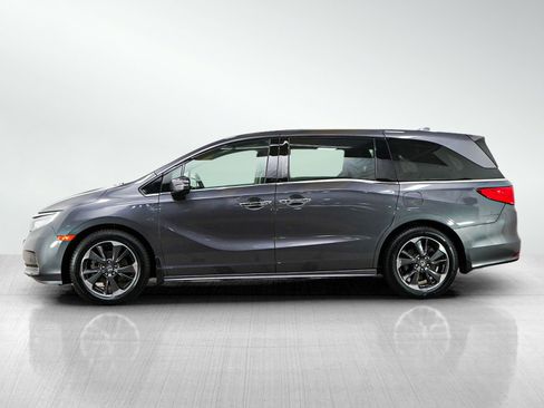 Used 2022 Honda Odyssey Elite image 2