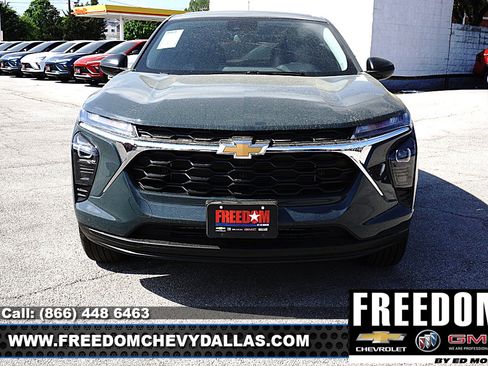 New 2026 Chevrolet Trax LS image 2