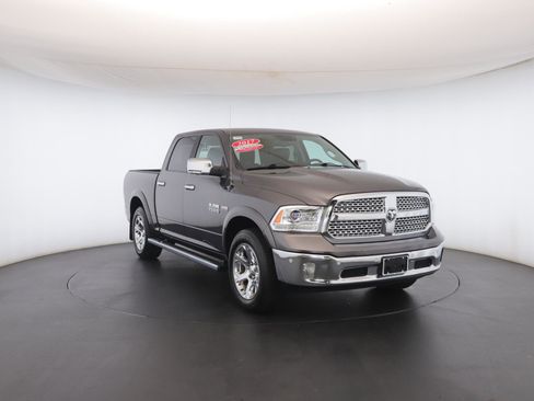 Used 2017 RAM 1500 Laramie w/ Convenience Group image 37