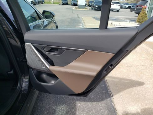 New 2026 BMW 540i xDrive w/ Premium Package image 18