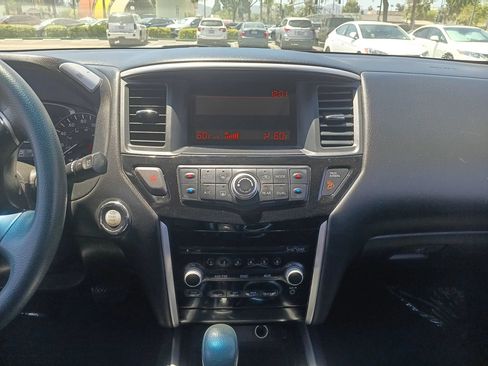 Used 2013 Nissan Pathfinder S FWD image 17