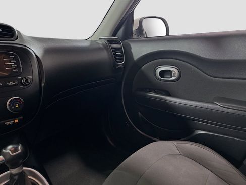 Used 2016 Kia Soul image 21
