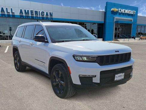Used 2022 Jeep Grand Cherokee L Limited w/ Black Appearance Package RWD image 2