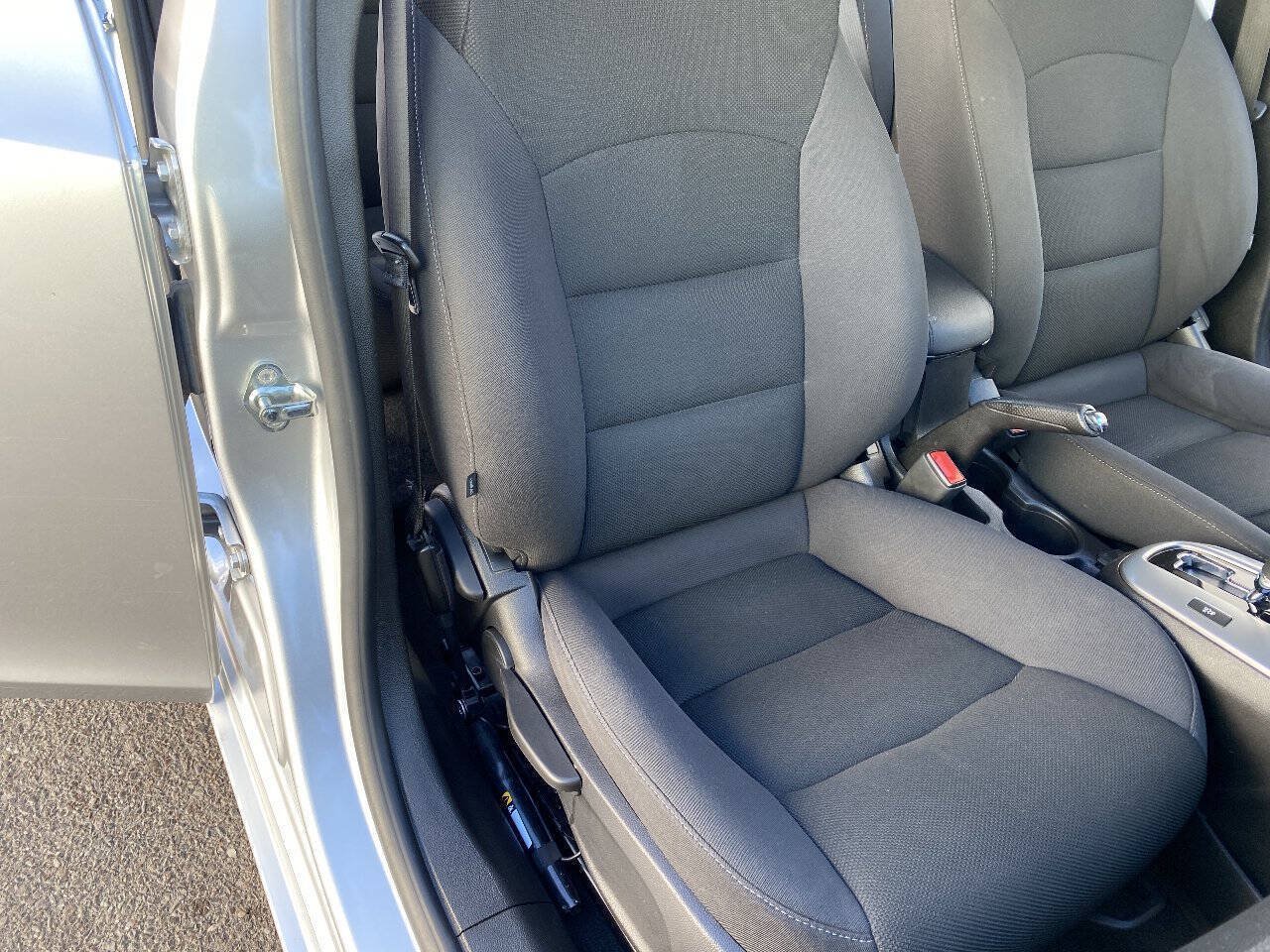 Used 2016 Chevrolet Cruze LT FWD image 35