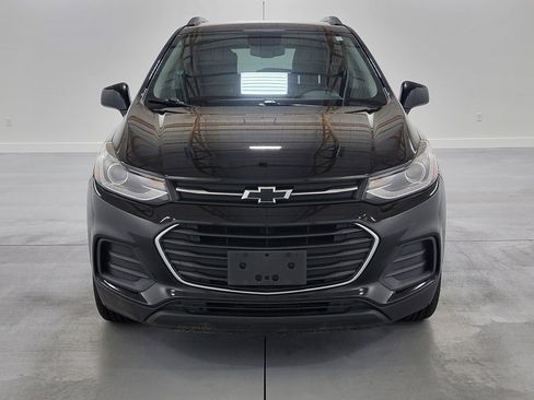 Used 2022 Chevrolet Trax LT w/ Driver Confidence Package image 3