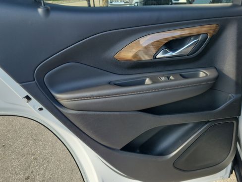 Used 2020 GMC Terrain SLE image 23