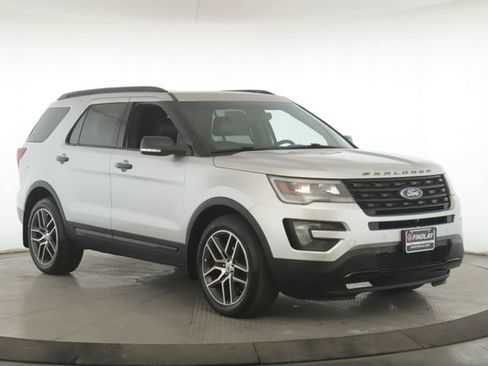 Used 2016 Ford Explorer Sport w/ Equipment Group 401A image 2