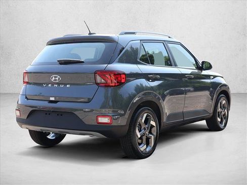 Used 2026 Hyundai Venue SEL FWD image 5