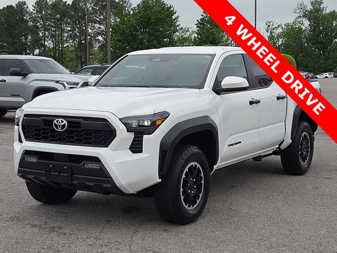 Used 2024 Toyota Tacoma TRD Off-Road AWD/4WD image 2
