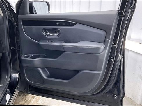 Certified 2024 Honda Pilot Touring image 22