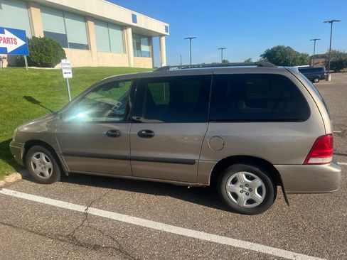 Used 2006 Ford Freestar SE FWD image 4