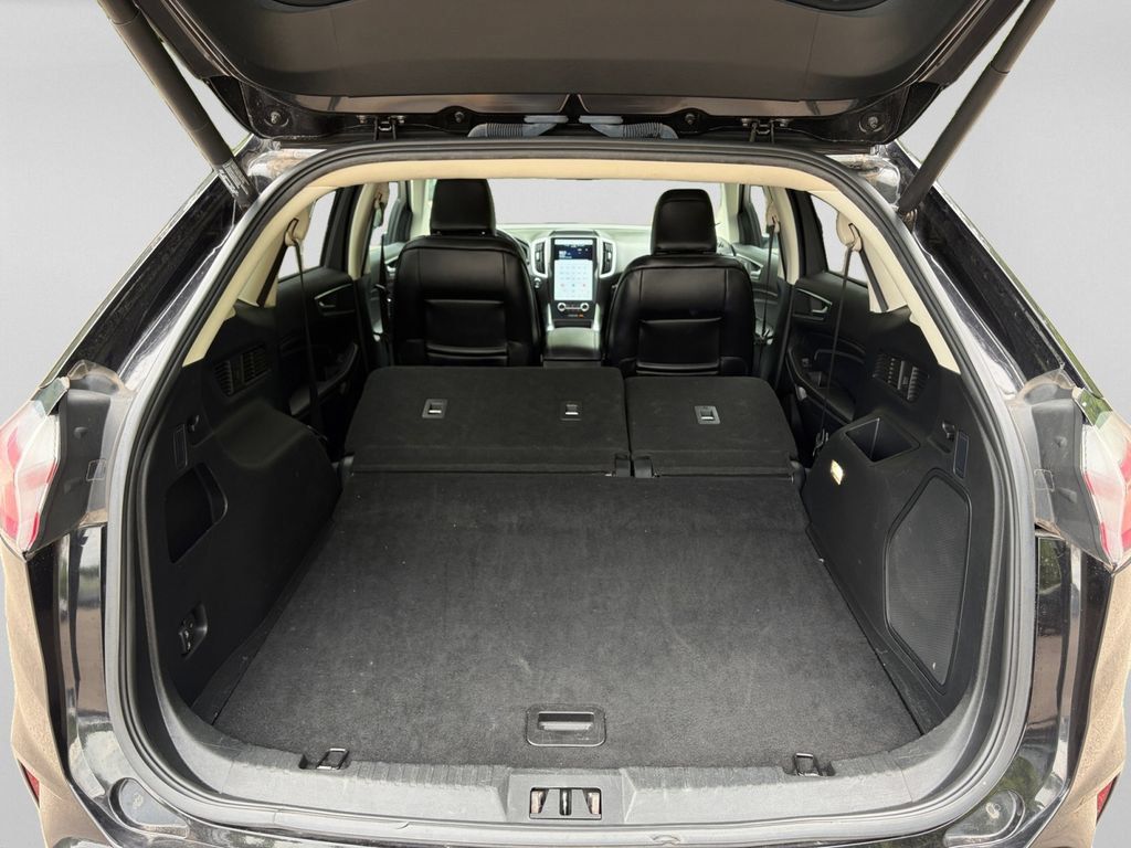 Used 2022 Ford Edge Titanium AWD/4WD image 32