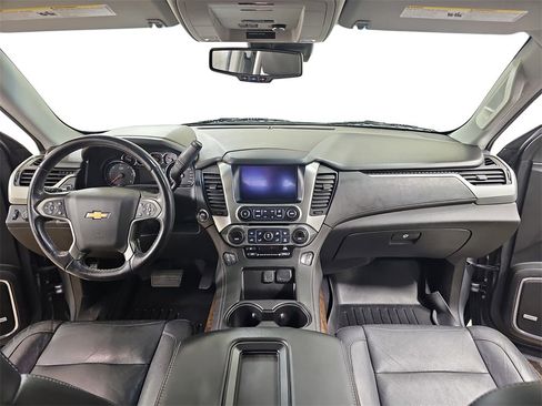 Used 2019 Chevrolet Suburban LT image 11