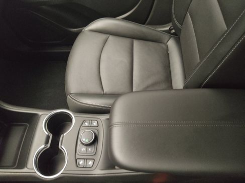 Used 2023 GMC Terrain SLT FWD image 26