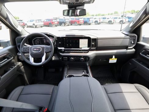 New 2026 GMC Sierra 2500 SLT w/ SLT Convenience Package AWD/4WD image 13