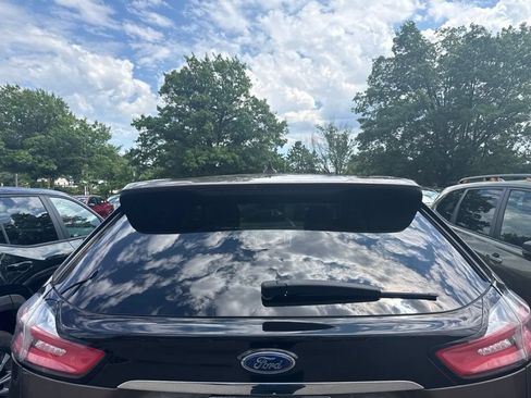 Used 2019 Ford Edge Titanium w/ Equipment Group 301A AWD/4WD image 7