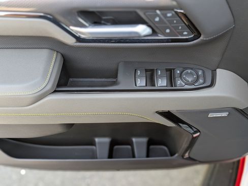 New 2025 Chevrolet Silverado 1500 ZR2 image 27