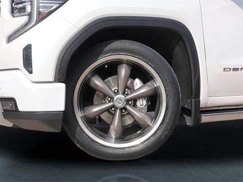 Used 2024 GMC Sierra 1500 Denali image 4
