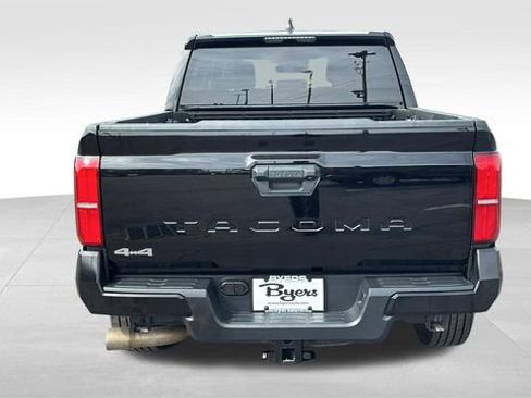 Used 2025 Toyota Tacoma SR5 AWD/4WD image 30
