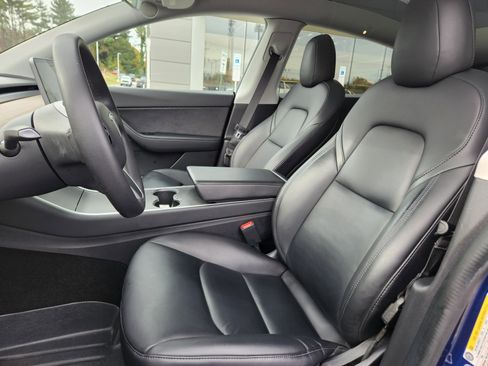 Used 2021 Tesla Model Y Long Range image 10