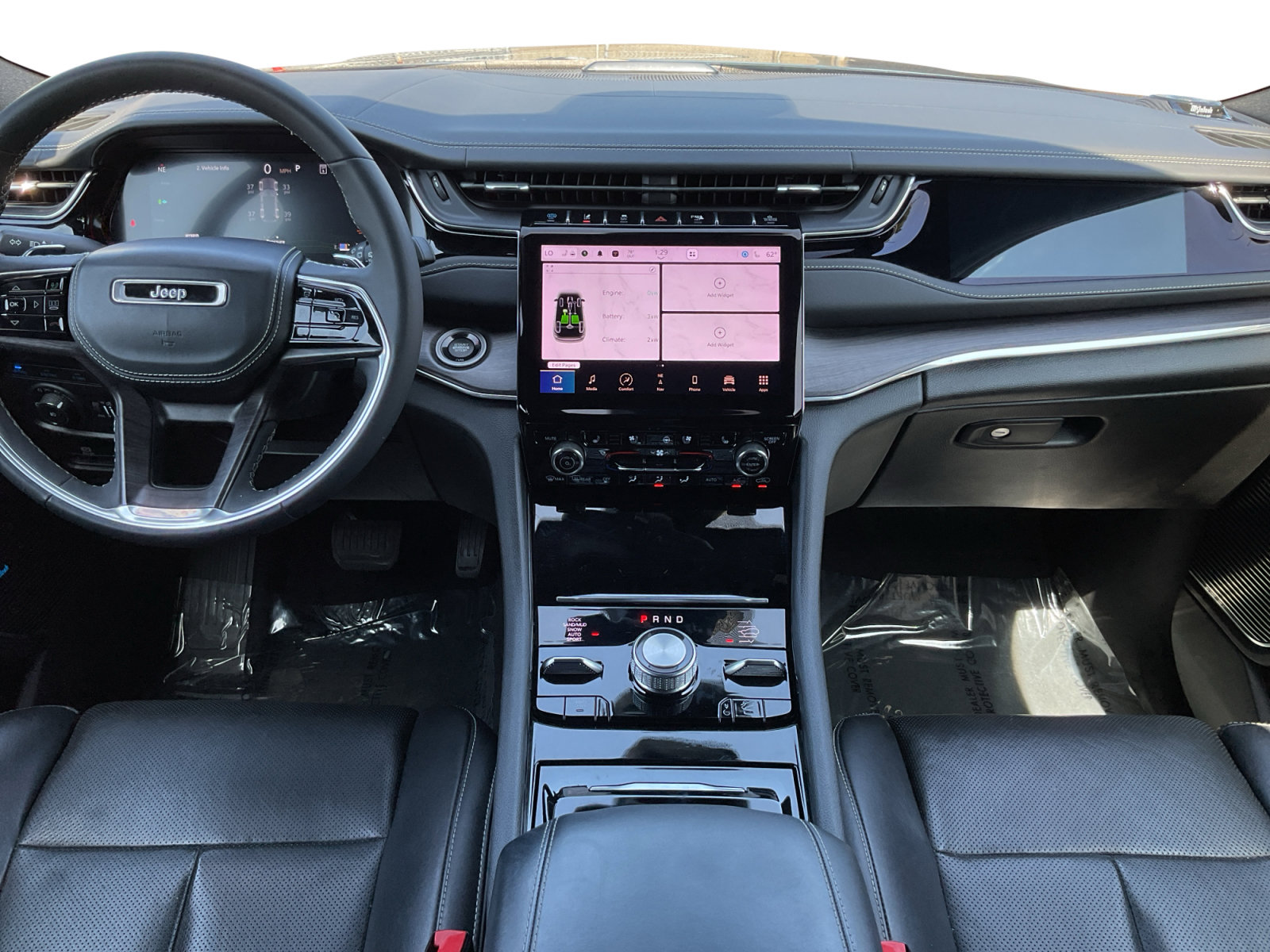 Used 2023 Jeep Grand Cherokee Overland w/ Luxury Tech Group IV AWD/4WD image 10