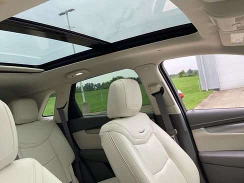 Used 2025 Cadillac XT5 Premium Luxury w/ LPO, Floor Liner Package AWD/4WD image 23