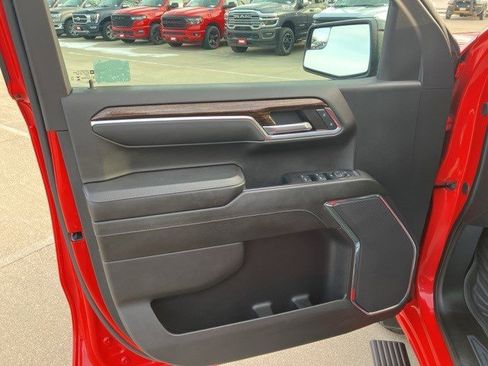 Used 2024 GMC Sierra 1500 Elevation image 11