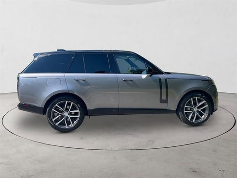 New 2025 Land Rover Range Rover SE image 6