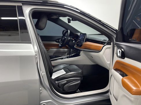 Used 2023 Jeep Compass Limited AWD/4WD image 21