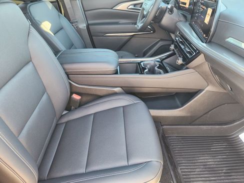 New 2026 Chevrolet Traverse LT image 10